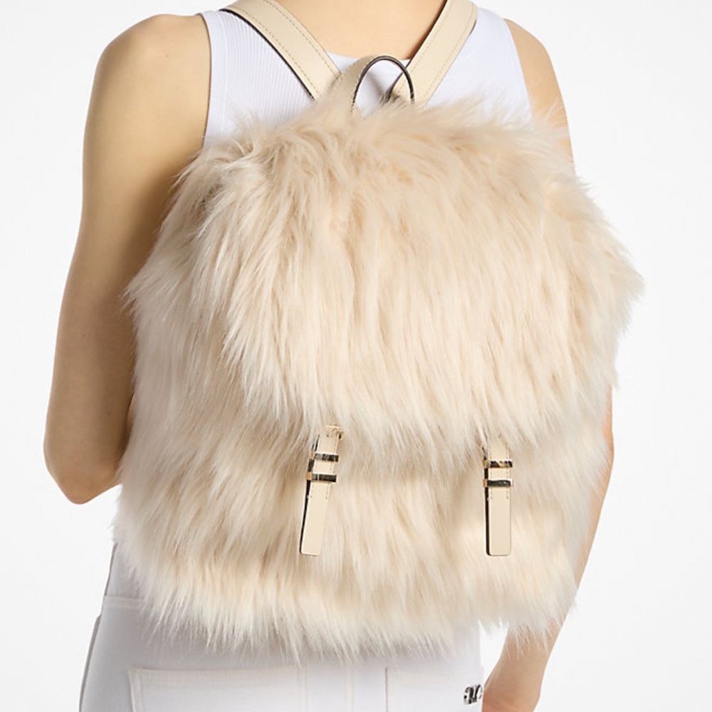 MICHAEL KORS Quinn Medium Flap Faux Fur Backpack
Natural 
NWT 
Live Style - Picture 2 of 16